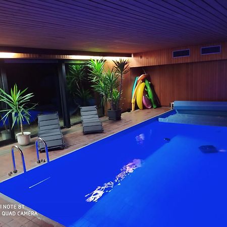 Park Villa Ferienwohnung Mit Pool Und 3 Schlafzimmer Uelzen Exteriör bild