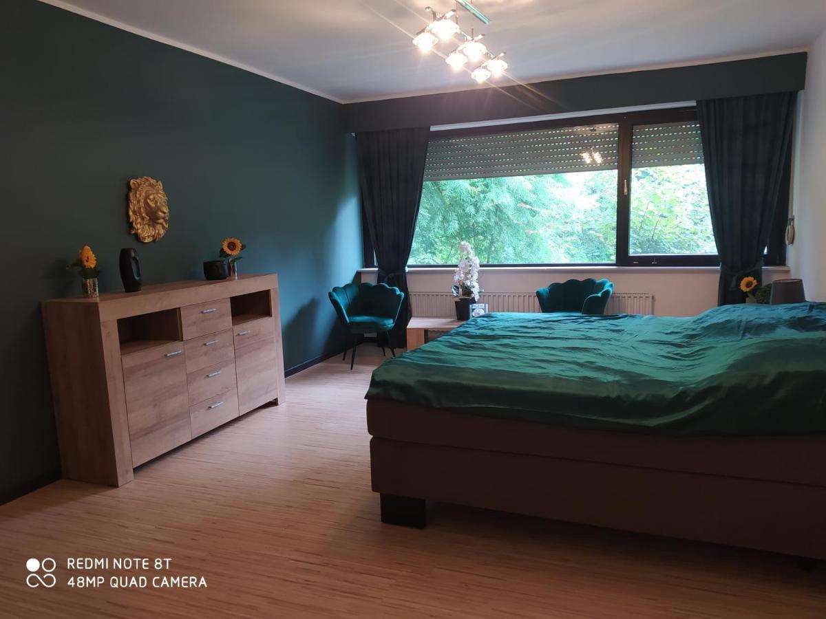 Park Villa Ferienwohnung Mit Pool Und 3 Schlafzimmer Uelzen Exteriör bild
